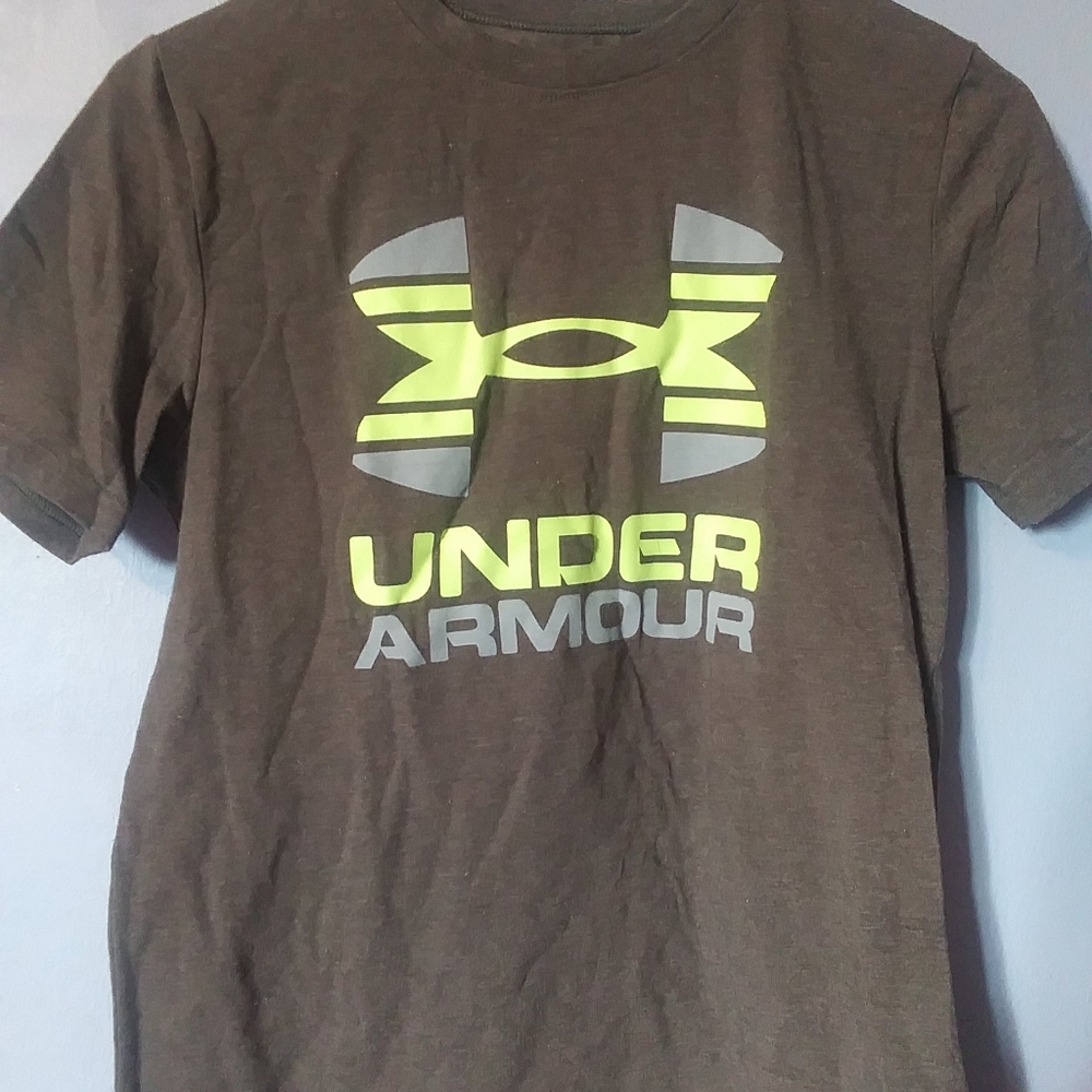 Youth large under armour tshirts